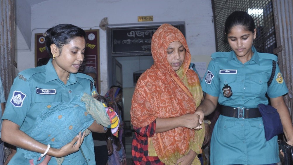 কারাগার থেকে ফের প্রিজন সেলে সেই মা ও ১২ দিনের শিশু